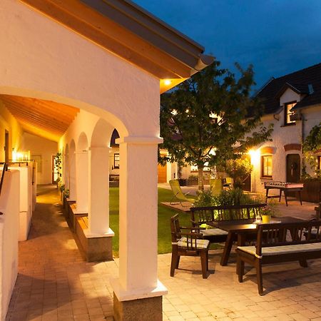 Winzerhof Kiss Otel Jois Dış mekan fotoğraf