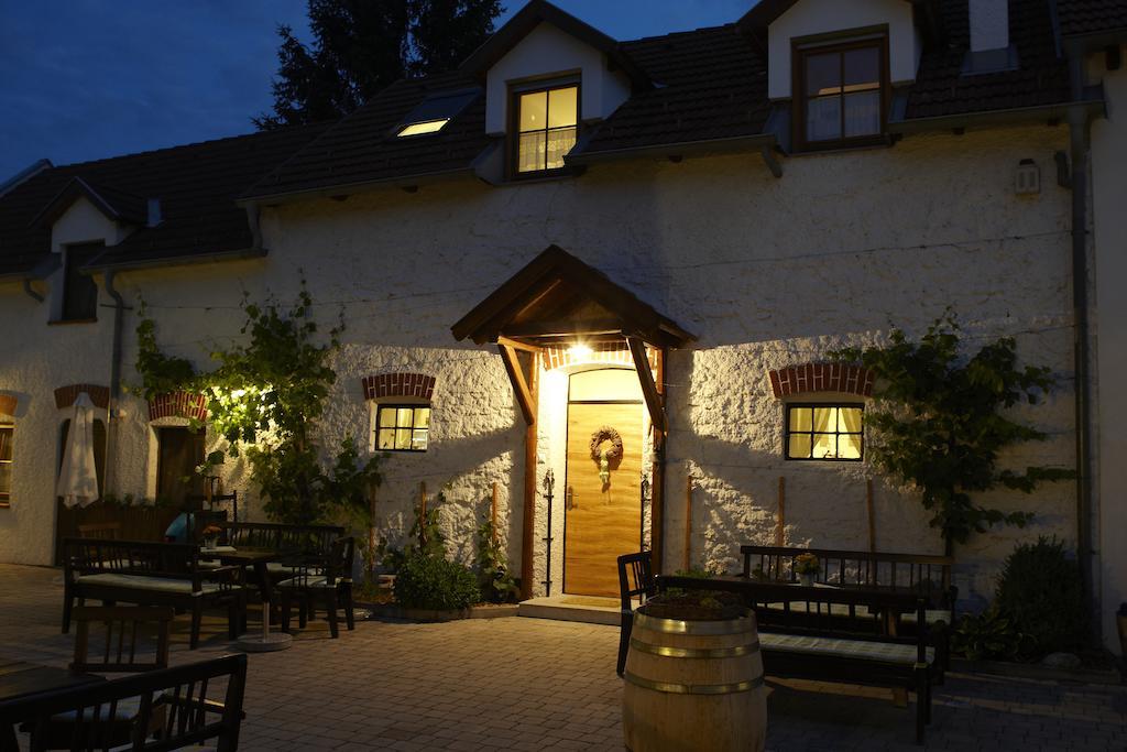 Winzerhof Kiss Otel Jois Dış mekan fotoğraf