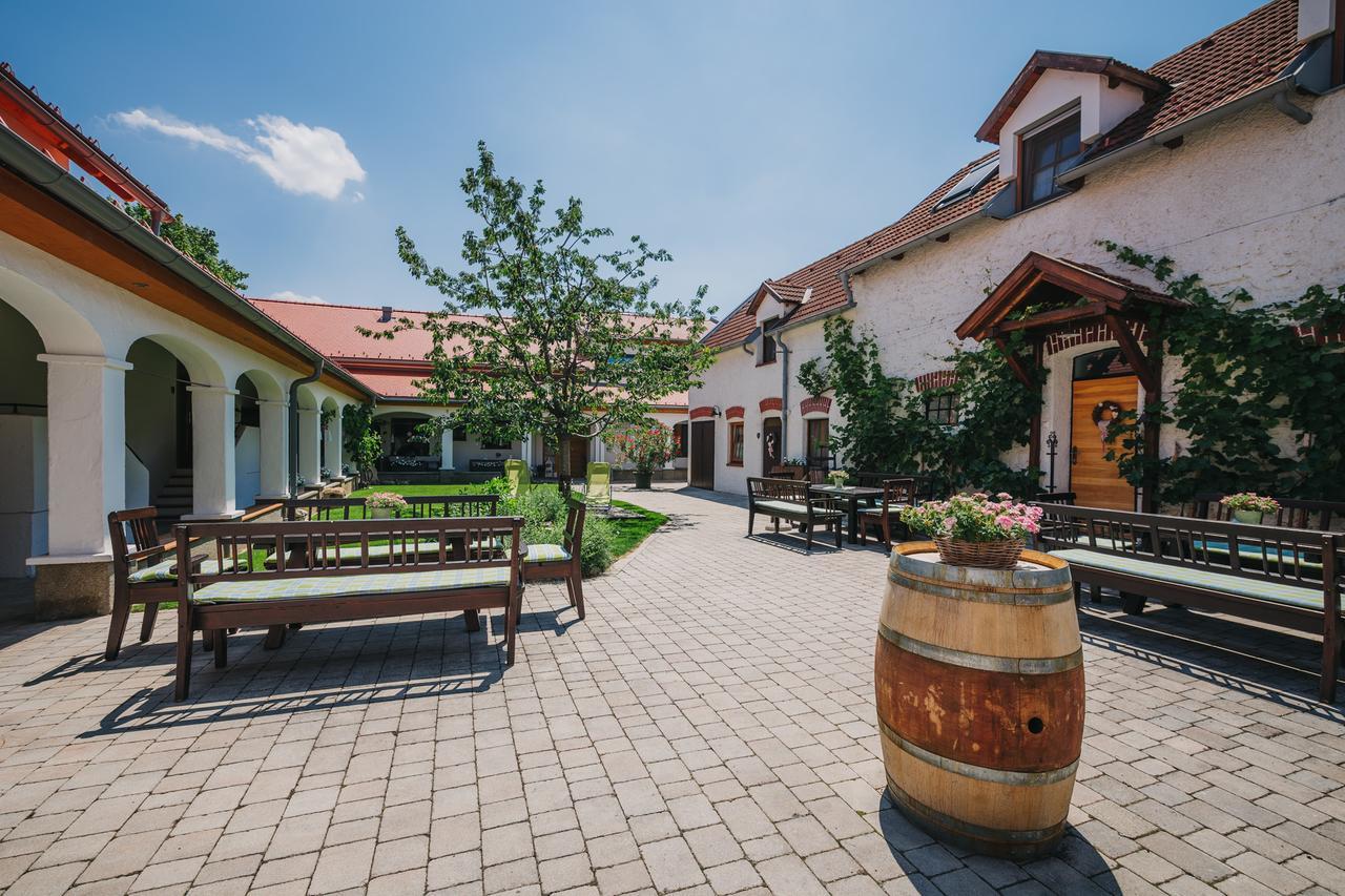 Winzerhof Kiss Otel Jois Dış mekan fotoğraf