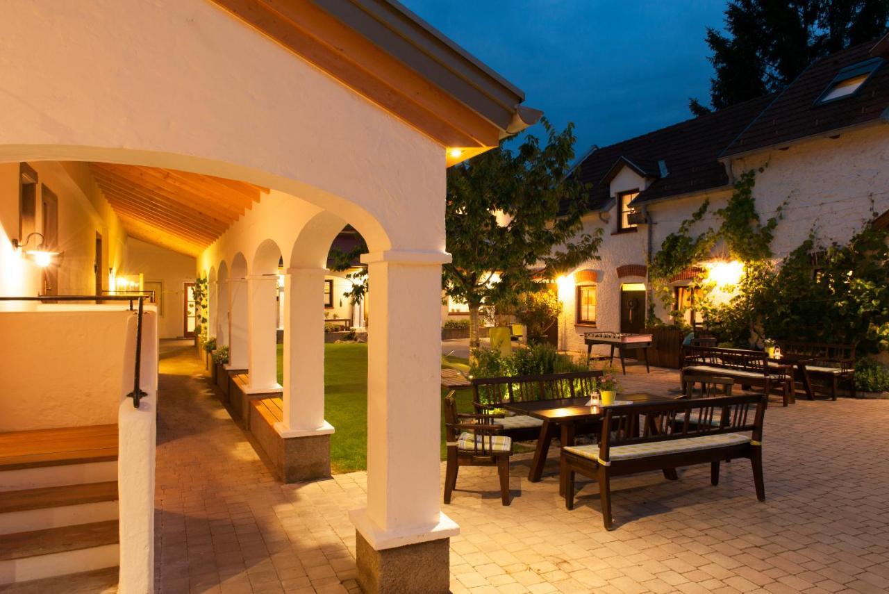 Winzerhof Kiss Otel Jois Dış mekan fotoğraf